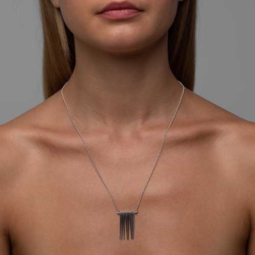 Collier Paku