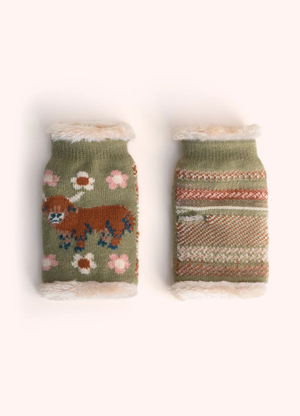 Highland Cow Wrist Warmer in Moss